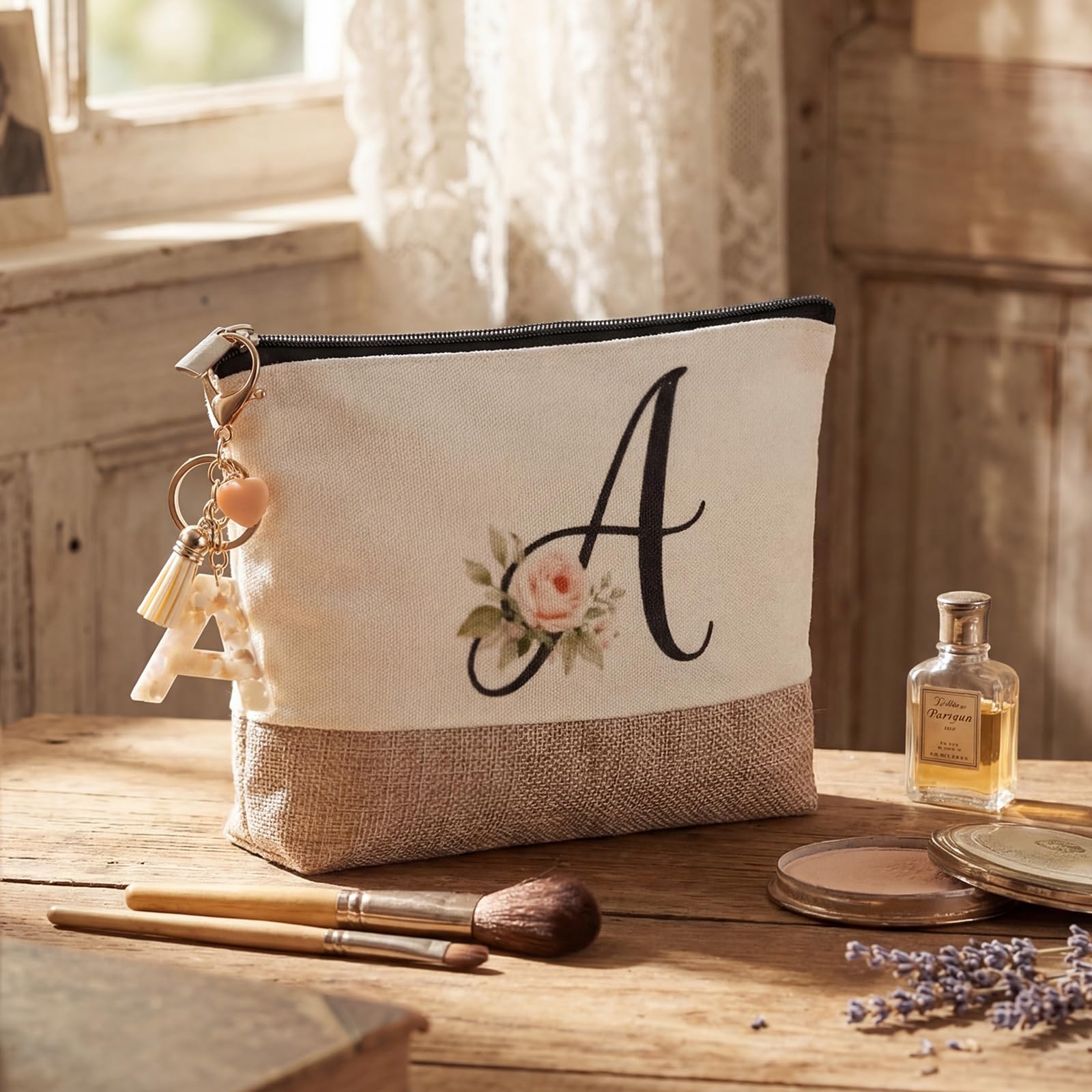 Hestya Neceser Personalizado con Letras Iniciales de Yute Bolsa de Cosméticos de Viaje con Llavero para Mujer Boda Cumpleaños Playa Hermana Mamá Maestra Enfermera Dama de Honor(A) — view 2