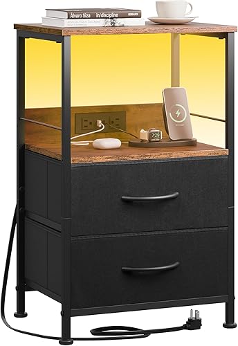 WLIVE Mesita de noche con estación de carga, mesita de noche LED con 2 cajones de tela y estante abierto, cómoda pequeña para espacios pequeños,