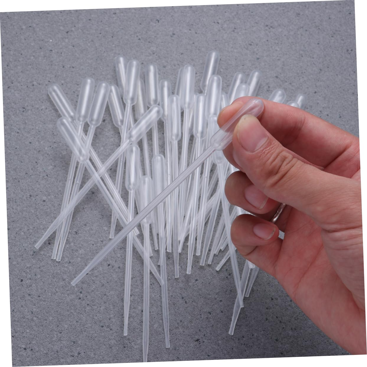 Disposable Plastic Transfer Pipette with Scale 0.5ml 500Pcs | Micro Measuring for Cosmetics and Fragrances, Soft Pliable Body, Essential Oil Use, Graduated Markings