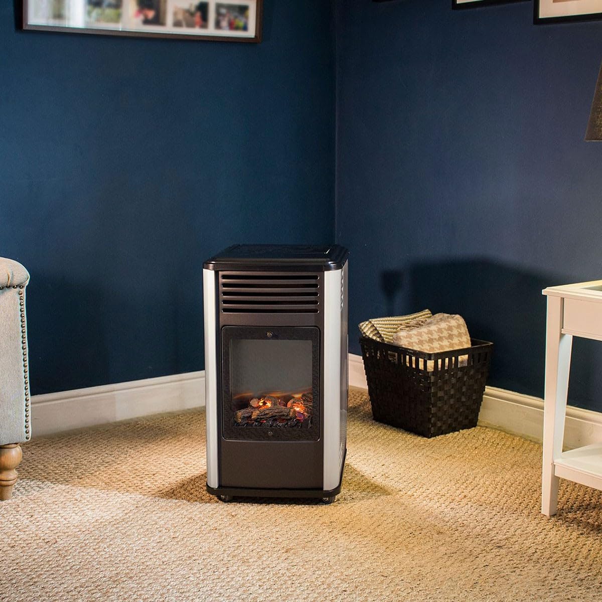 Sahara - Poele à gaz Manhattan 3.4KW Blanc et Noir - Chauffage d'appoint Effet Feu de Bois 3 Niveaux de Chauffe