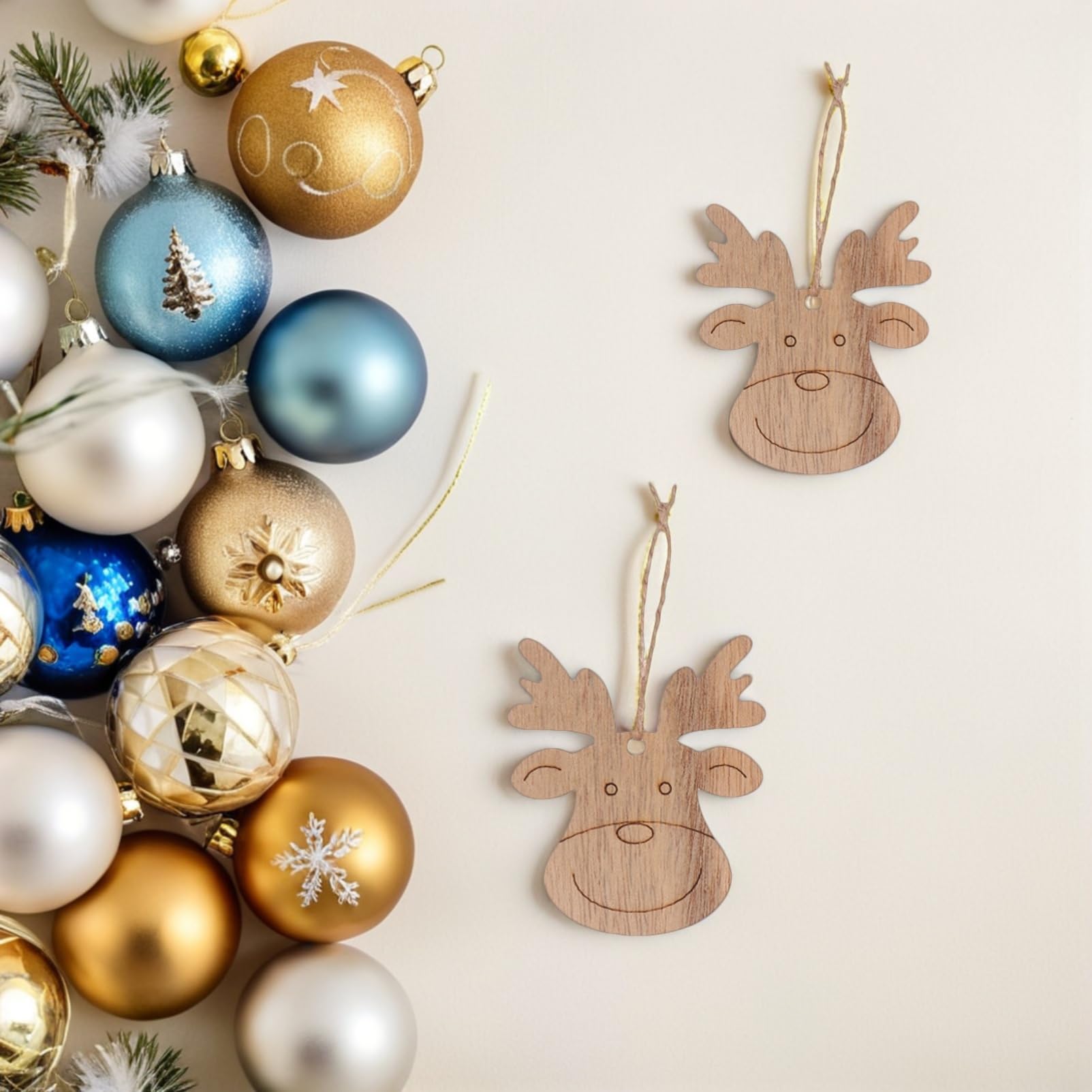 LIFKOME Pezzi Di Legno Fai Da Te Ciondoli a Forma Di Cervi Decorazioni Natalizie Da Appendere Per Albero Di Natale Accessori Artigianali Leggeri Per Ambienti Interni e Feste Di Natale