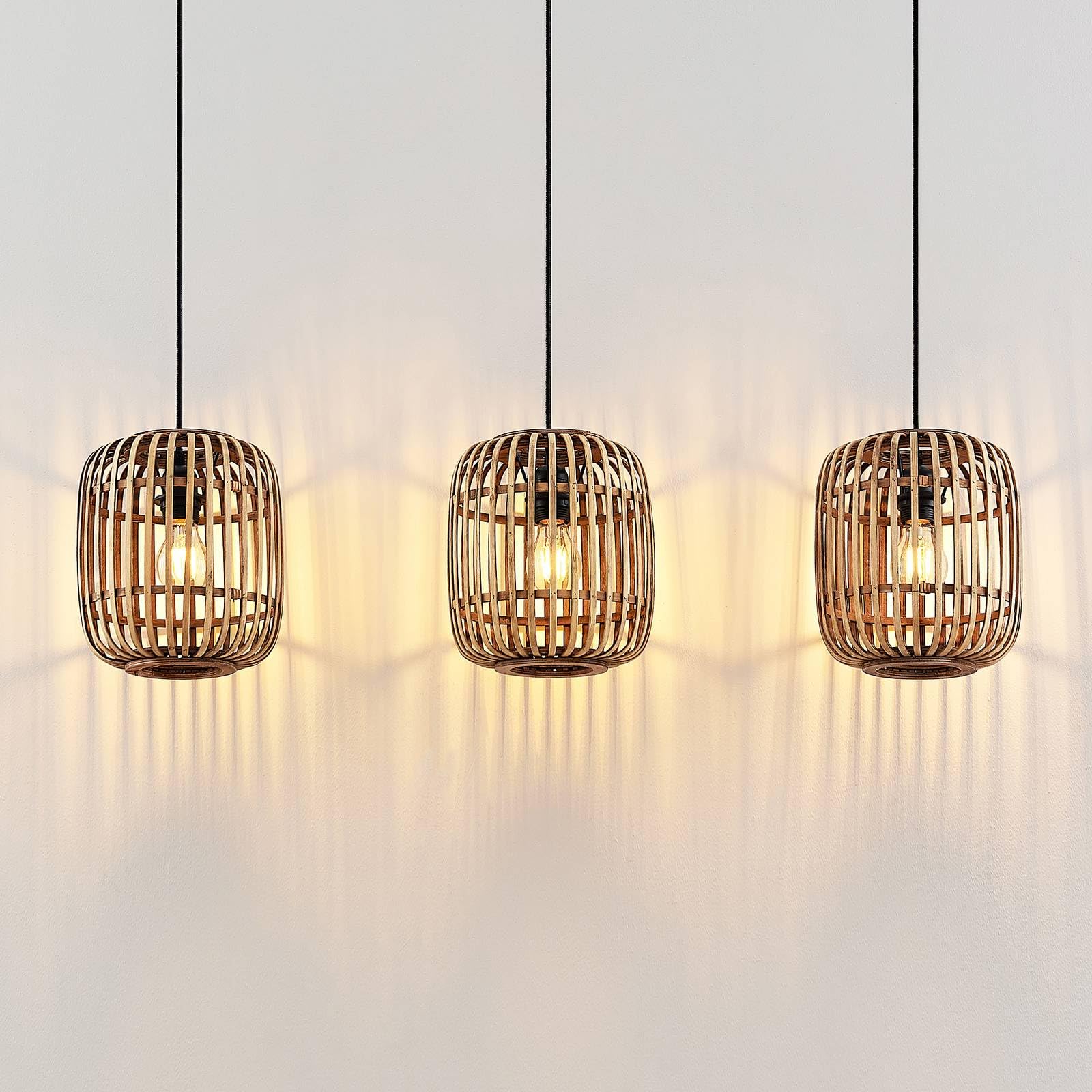 Lindby Esstisch Pendelleuchte Rattan, Hängeleuchte Esszimmer 3x E27 max. 40W ohne Leuchtmittel Hängelampe Wohnzimmer Pendellampe Esszimmerlampe Küchenlampe