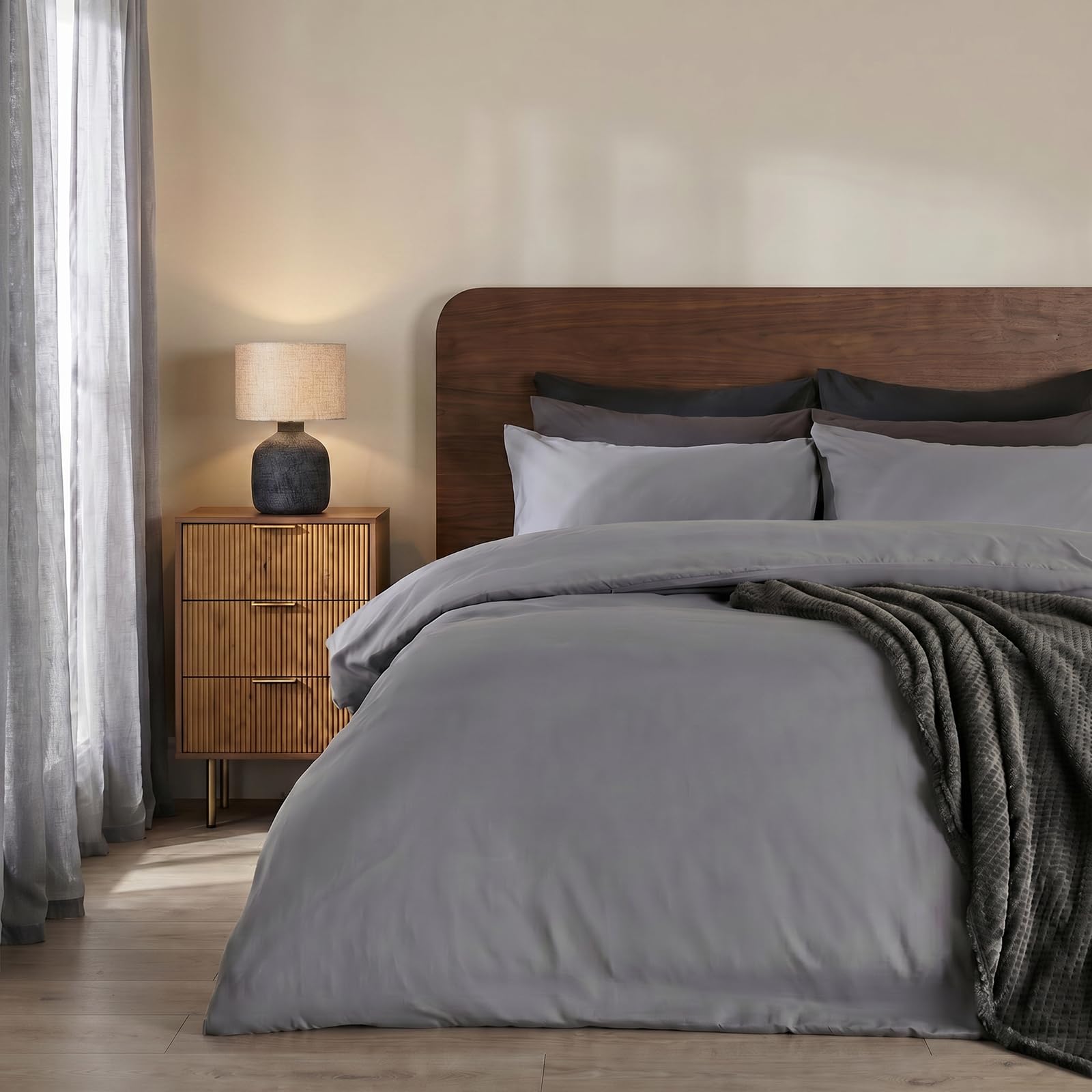 Brentfords Grey Silver King-Sized Duvet Cover Set, Soft & Breathable Microfibre Bed Set, Hotel Quality Duvet, Grey Dyed Quilt Bedding With Pillowcases, Duvet Cover For Kingsize Bed - Grey