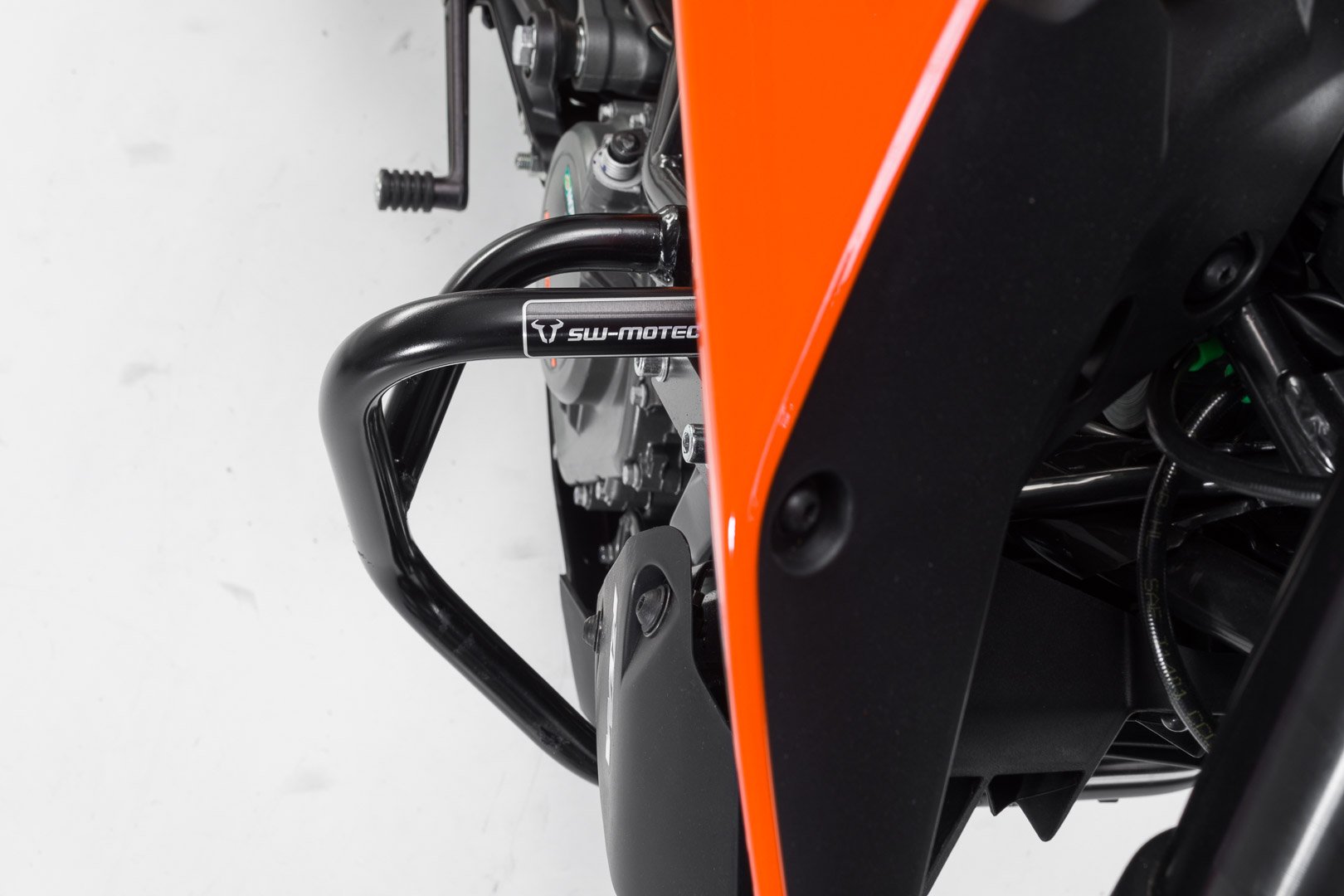 Amazon | SW-MOTECH クラッシュバー ブラック KTM 125 Duke(11-16)/125