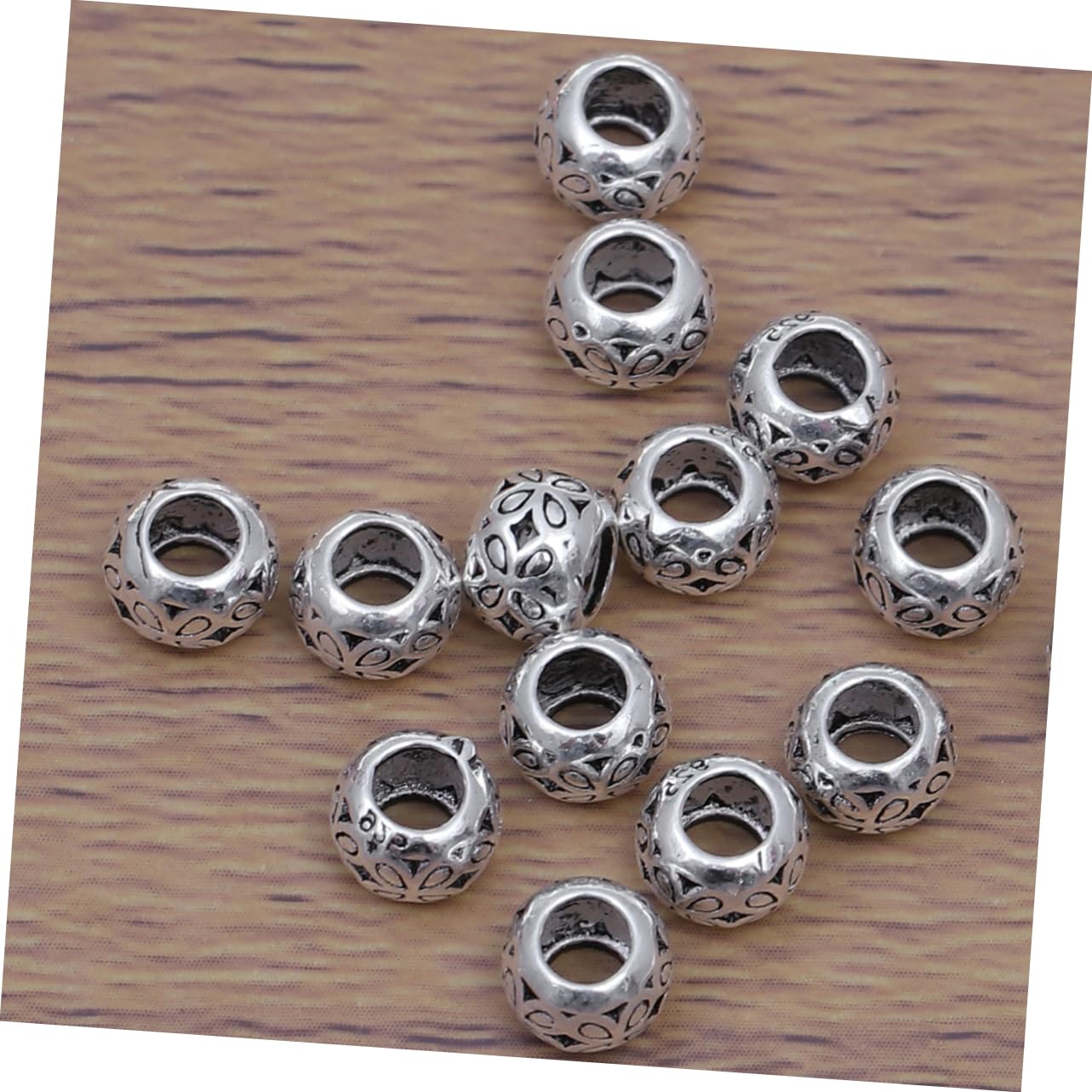 TEHAUX Kit De Fabrication De Bijoux en Vrac 3 Ensembles De Ficelles Perles Despacement Argentées pour Colliers Bracelets Décorations De Perles 14 Pièces X 3