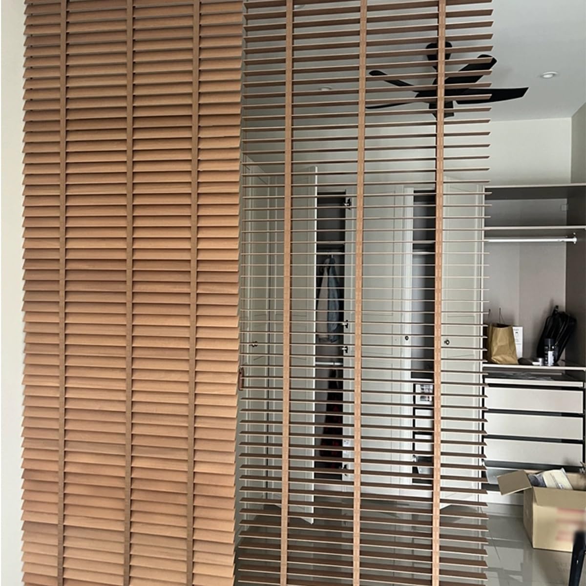 Tenda veneziana in legno personalizzabile, 50 mm, orizzontale, multicolore, per interni e ufficio, disponibile nelle misure 50/70/85/100/120/145 cm (marrone chiaro)
