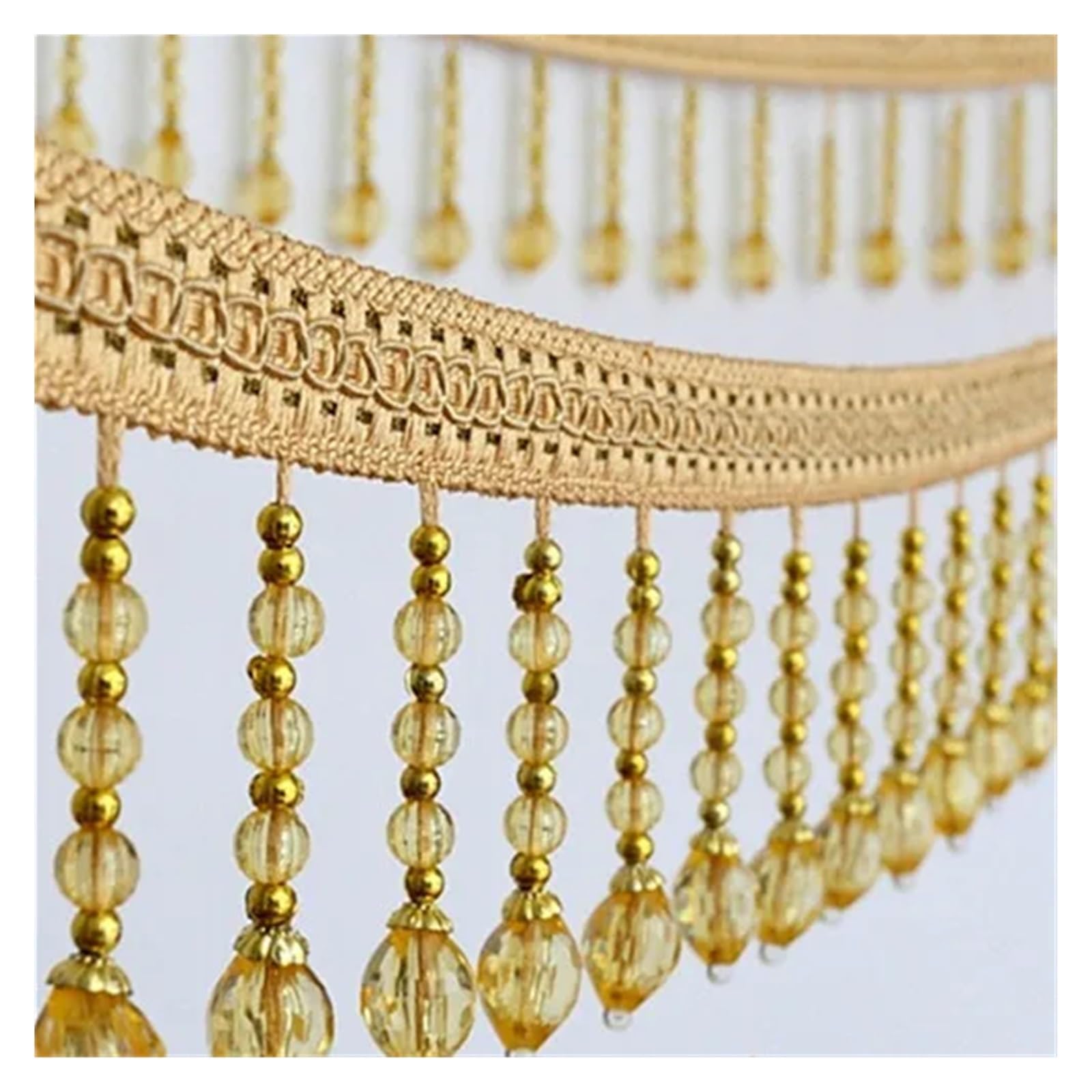 Fringe trim con perlas para renovar cortinas de salón y aportar calidez al hogar