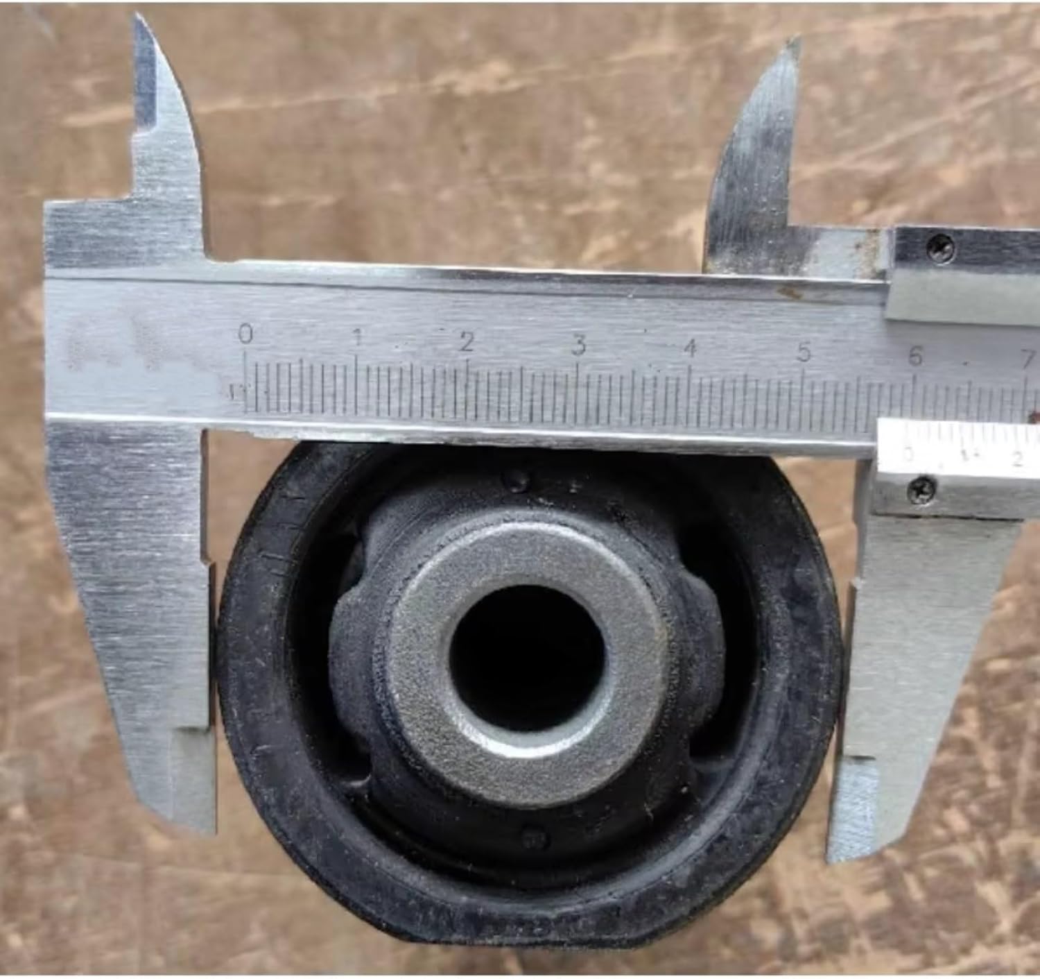 Sway Bar Bushing Compatible With For Explorer CB5Z5A638B Suspension Rear Bushing Control Arms Replacement Parts Parts BM5G8K556FA BM5G8594EA