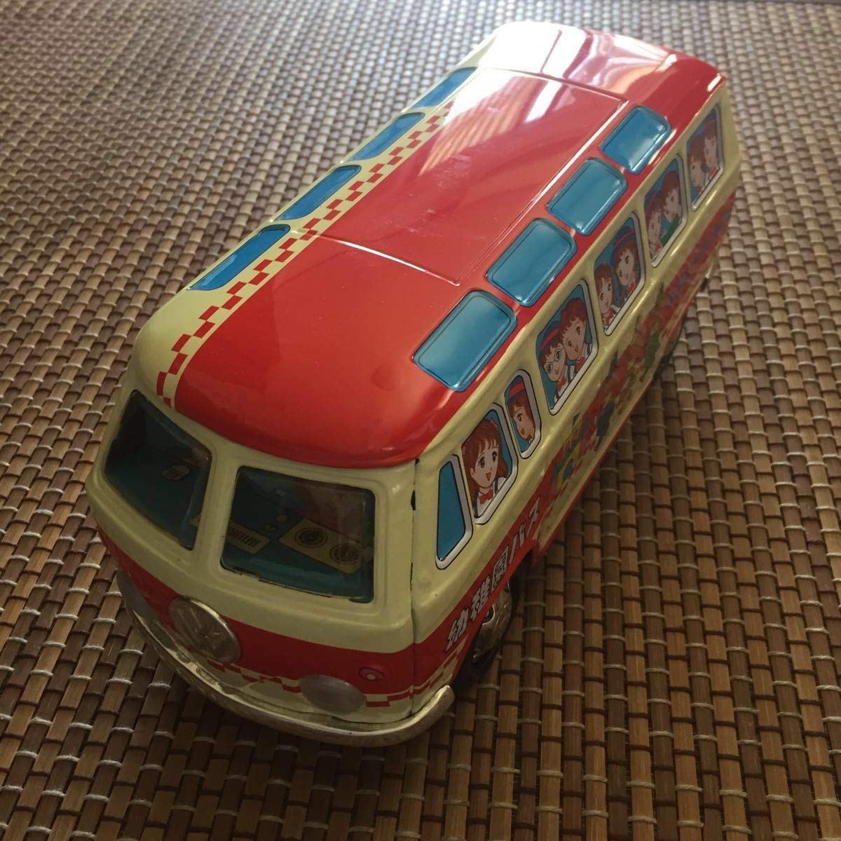 Amazon.co.jp: ワーゲンバス ブリキのおもちゃ 幼稚園バス : ホーム