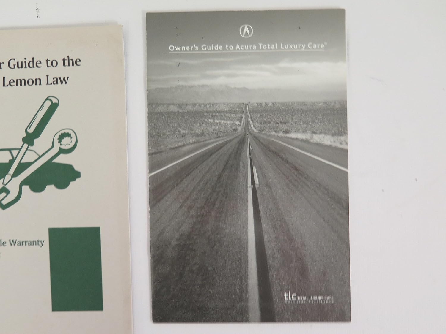 Cover of the Owner's Guide to Acura Total Luxury Care.