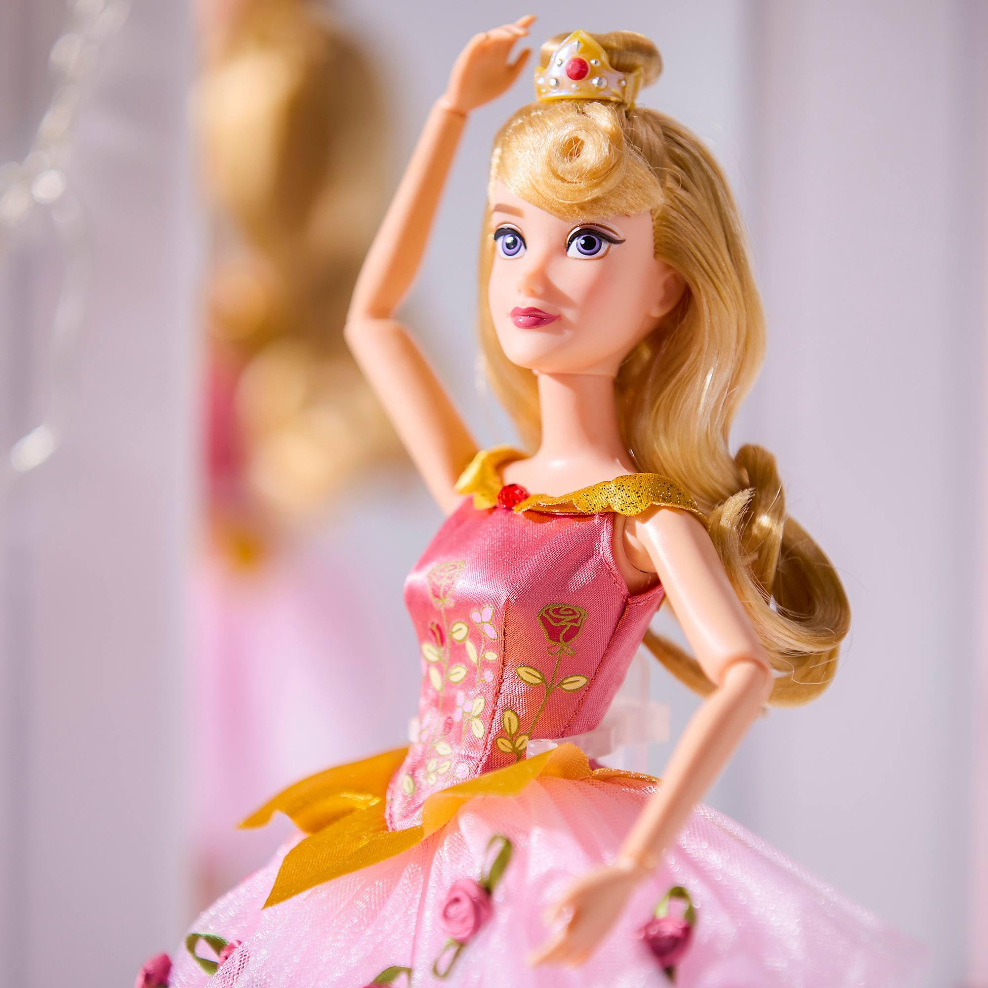 Disney Store Official Poupée Ballerine Aurore Princesses Disney, 30 cm/12", La Belle Au Bois Dormant, Collection poupées Ballerines, à partir de 3 Ans - 2