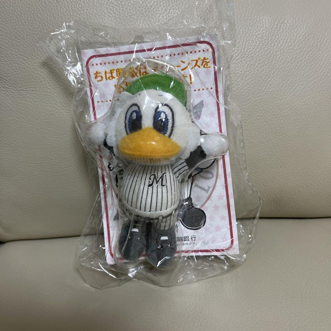 Amazon.co.jp: 千葉ロッテマリーンズ マーくんストラップ フィギュア