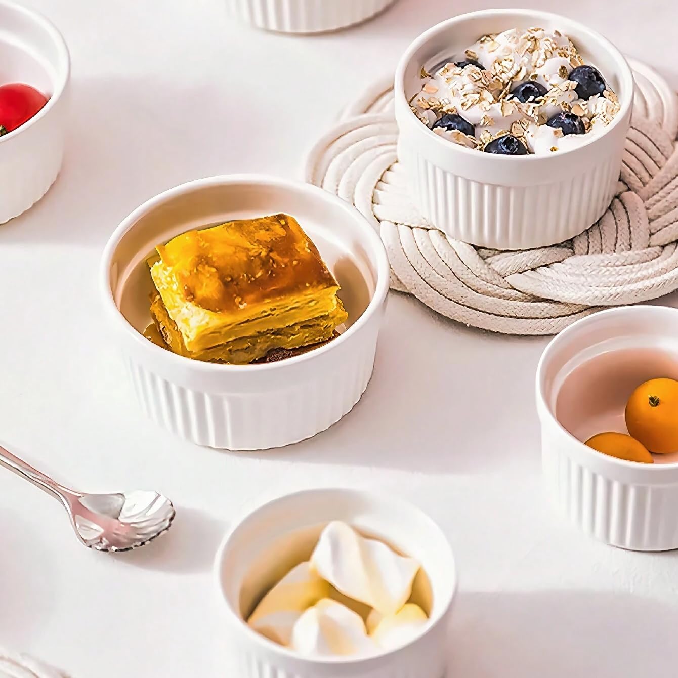 Ramequins en Porcelaine Blanche Bols rayés en céramique, antiadhésifs et résistants à la Chaleur, Parfaits for Servir des Desserts et des collations