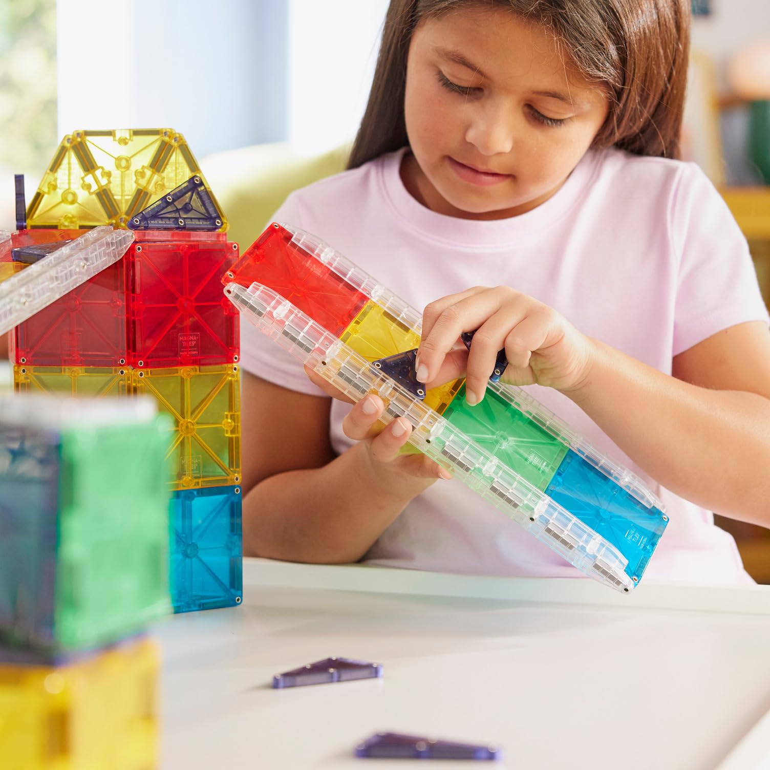 Magna-Tiles® Rail Racers Deluxe 90-teiliges Magnetbauset - Die Original Magnetbaumarke