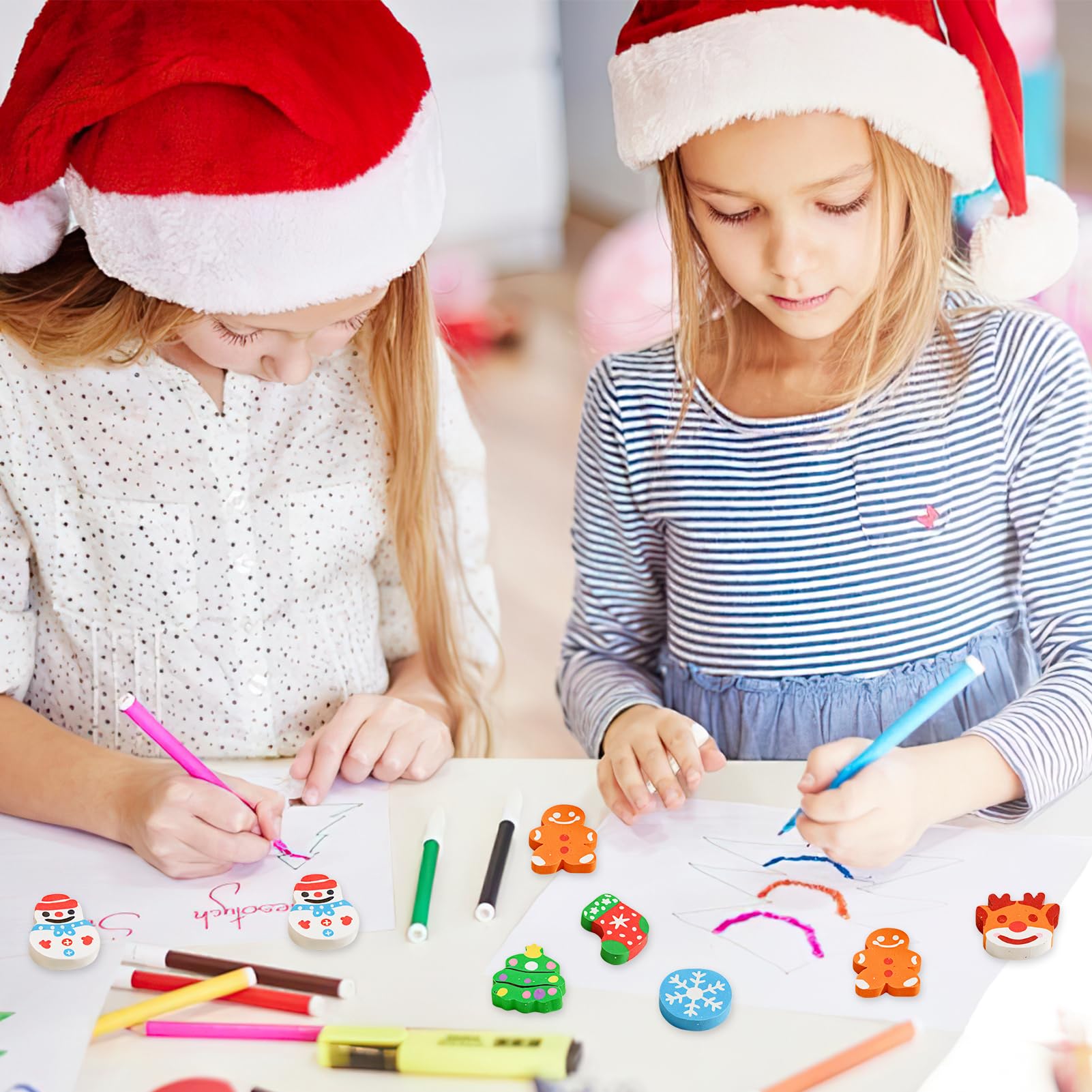 Mini gomme di Natale, 65 gomme piccole e carine per bambini sfusi scrivania animali domestici Babbo Natale fiocchi di neve gomme per studenti in