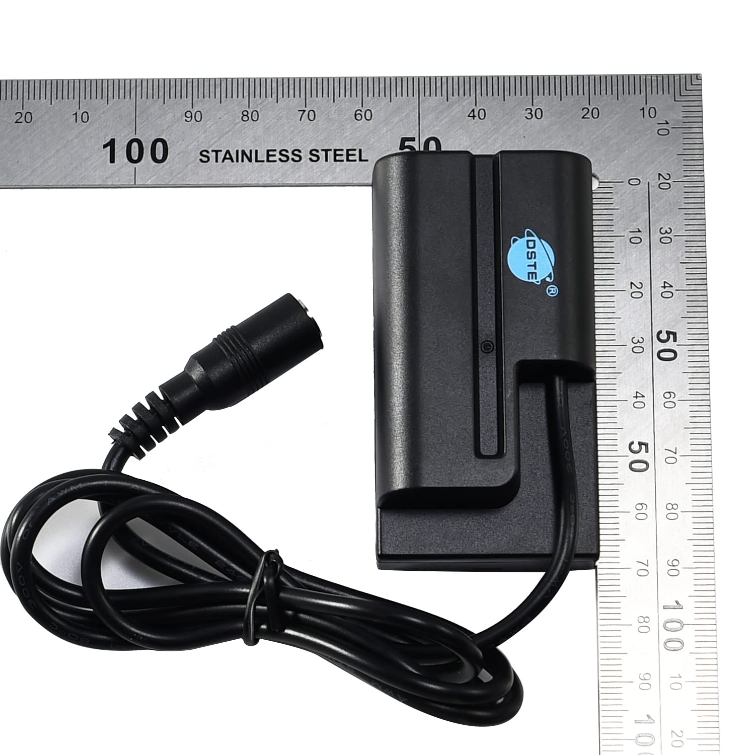 DSTE AC-F550 AC - Fuente de alimentación de CA DR-F550, Kit de batería ficticia Compatible con Sony NP-F550, NP-F330, NP-F530, NP-F570, CCD-RV100, CCD-RV200