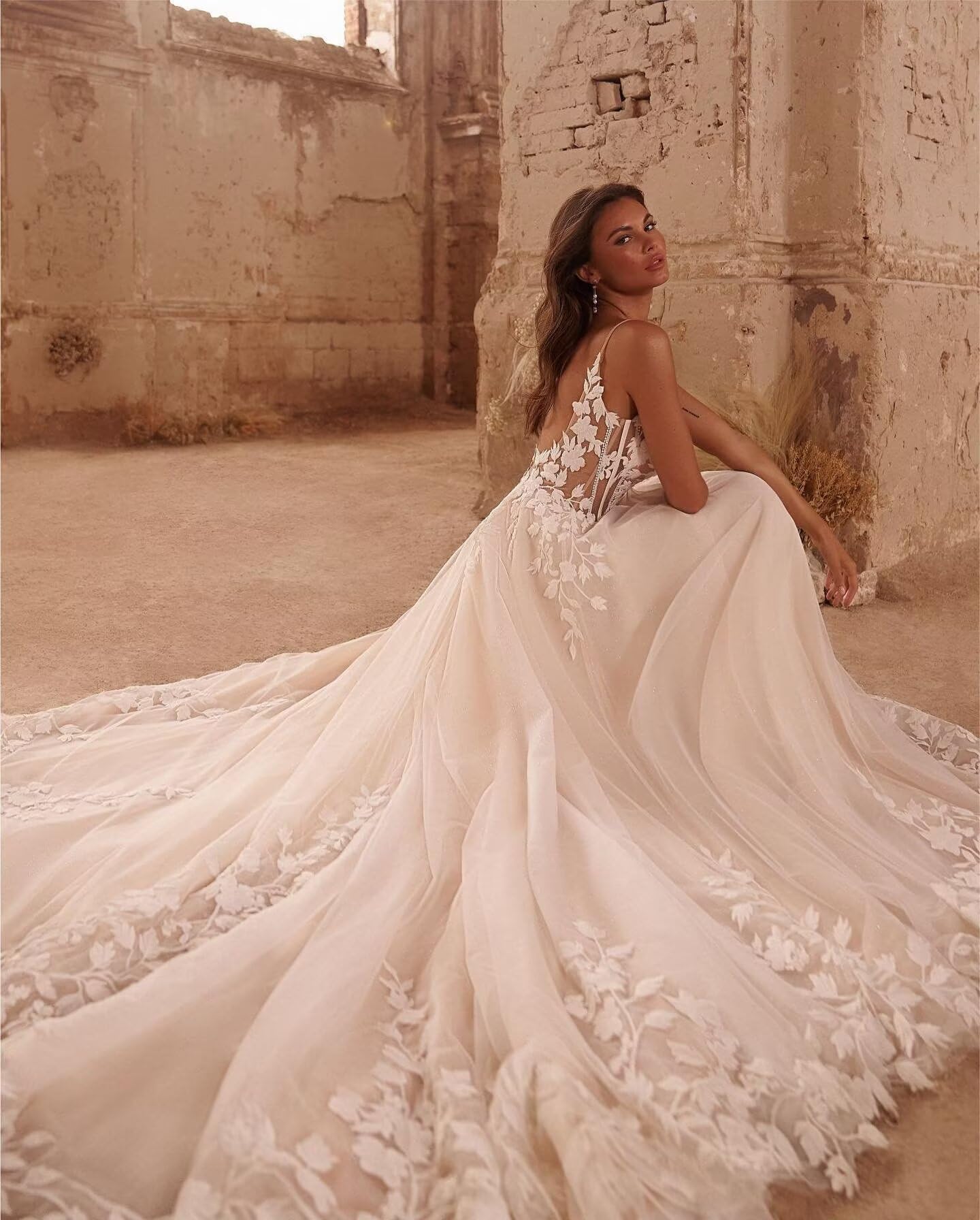 HUINI Lange Strand Hochzeitskleider für die Braut V-Ausschnitt Spitze Applikationen Tüll Brautkleider mit Schleppe
