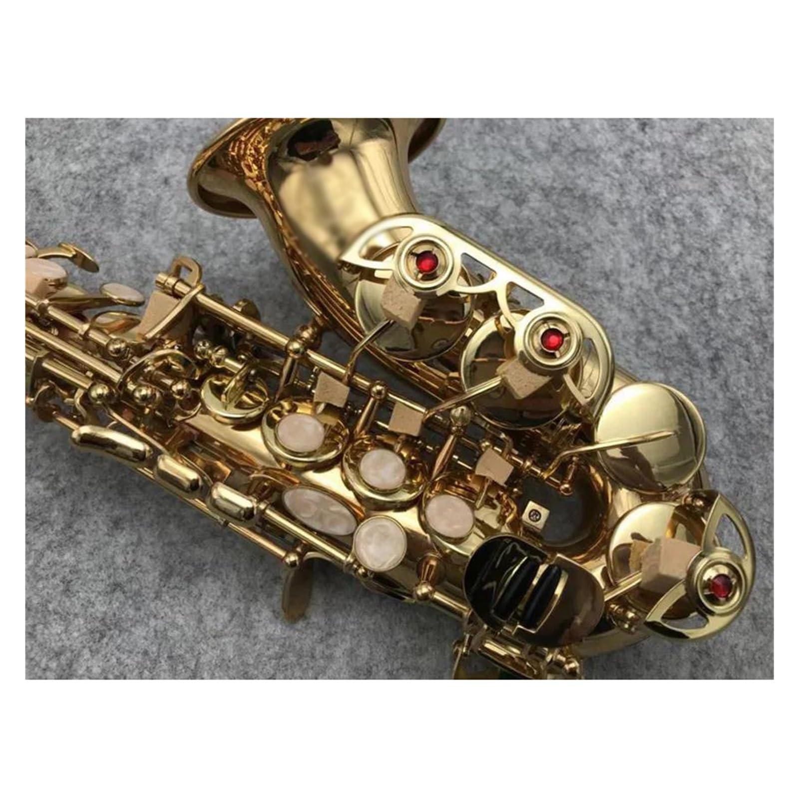 Saksofon Zakrzywiony Instrument Muzyczny Saksofon Sopranowy. Lakierowany Złoty Mosiężny Profesjonalny Saksofon