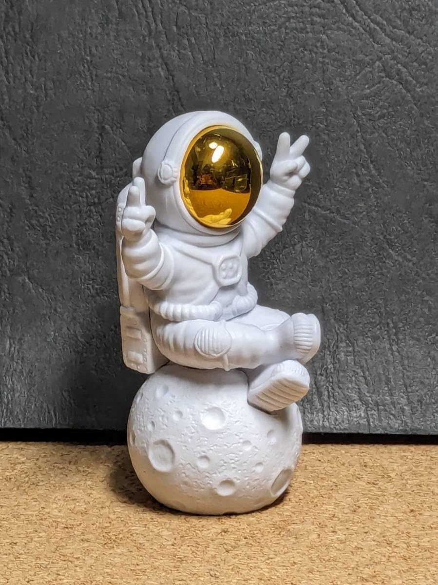Amazon.co.jp: 宇宙飛行士 スフィギュアオーナメント(記念撮影ポーズ