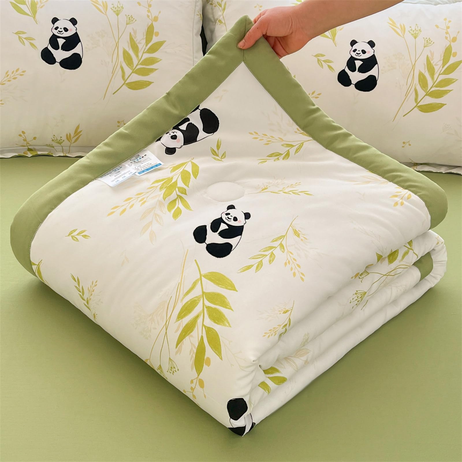 Chickwin Coverless Duvet 4.5 Tog Quilted Bedspreads Double Single King, Reversible Lightweight Microfiber Coverlets Quilt Comforter Easy Care Sofa Blanket Throw (Panda,200x230cm)
