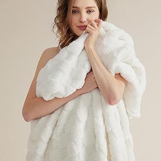 Bedsure GentleSoft King Size Blanket for Bed - Super Soft Cozy Blankets for Women Men Girls, Large Fuzzy Fleece Throw for Bedroom Decor, White,108x90 Inches
