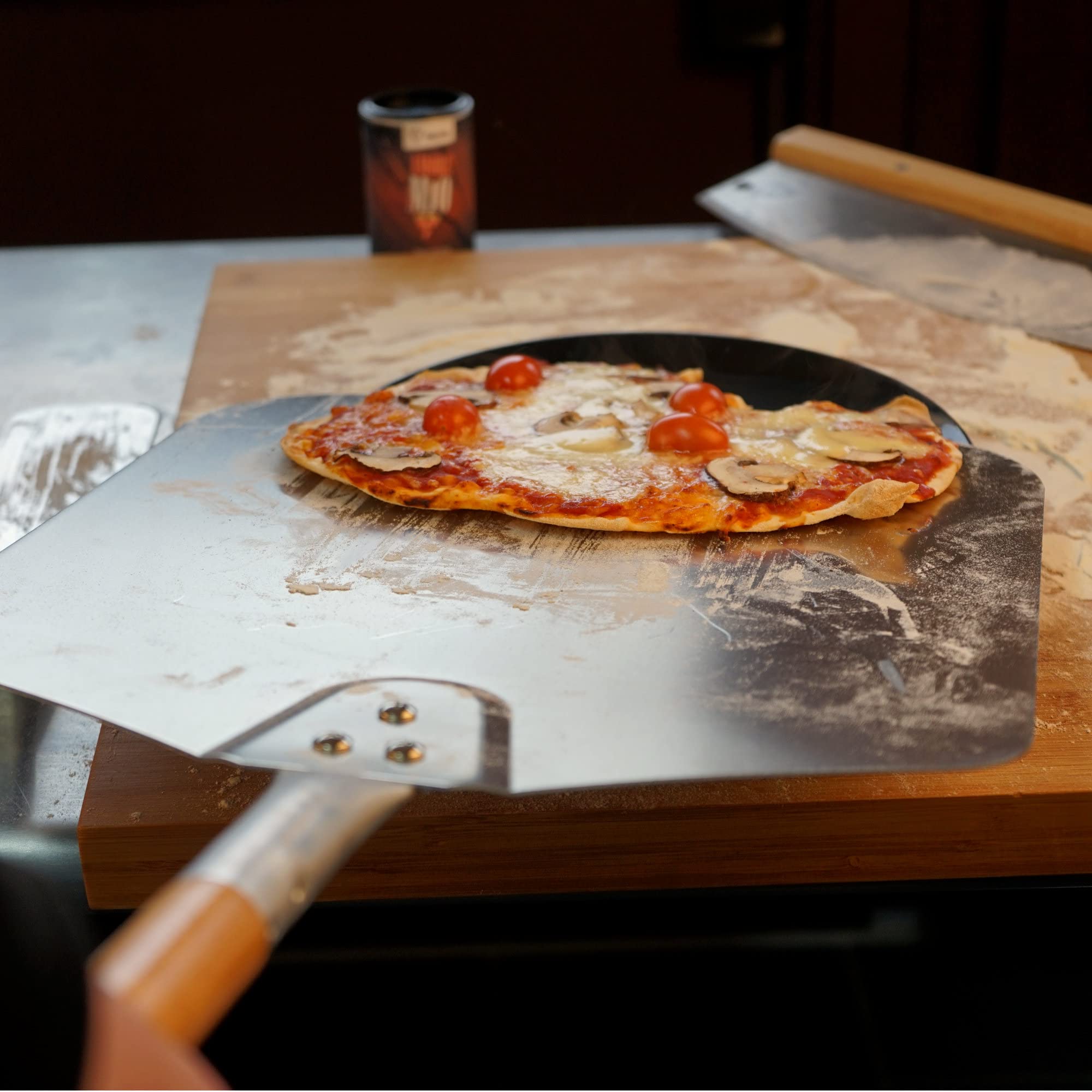 Mahlzeit 4-teiliges Pizza Set | Pizzastein mit Schaufel, Pizzaschneider und Spachtel | Pizzastein für Backofen und Grill | Pizza Zubehör Set, Pizzastein Set, Pizza stone, Grillstein, Backstein