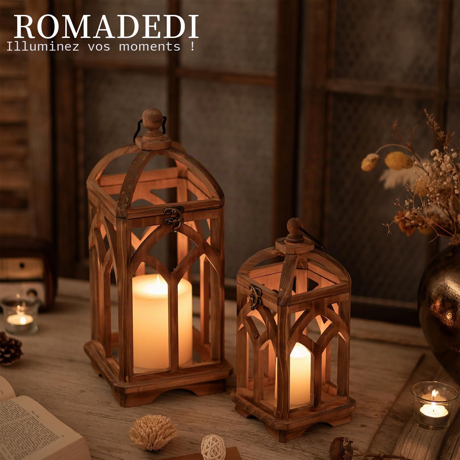Romadedi Lot de 2 lanternes en Bois Marron à Toit Arrondi, 30/40 cm | Deux tailles pour bougies cylindriques, décoration de table, maison, mariage, jardin et extérieur couvert