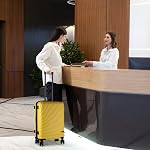 VANKEAN Transportez vos bagages avec les roues Spinner & TSA Verrouillage, transport aérien à coque rigide extensible et modulable approuvé, 20 pouces de charge, jaune
