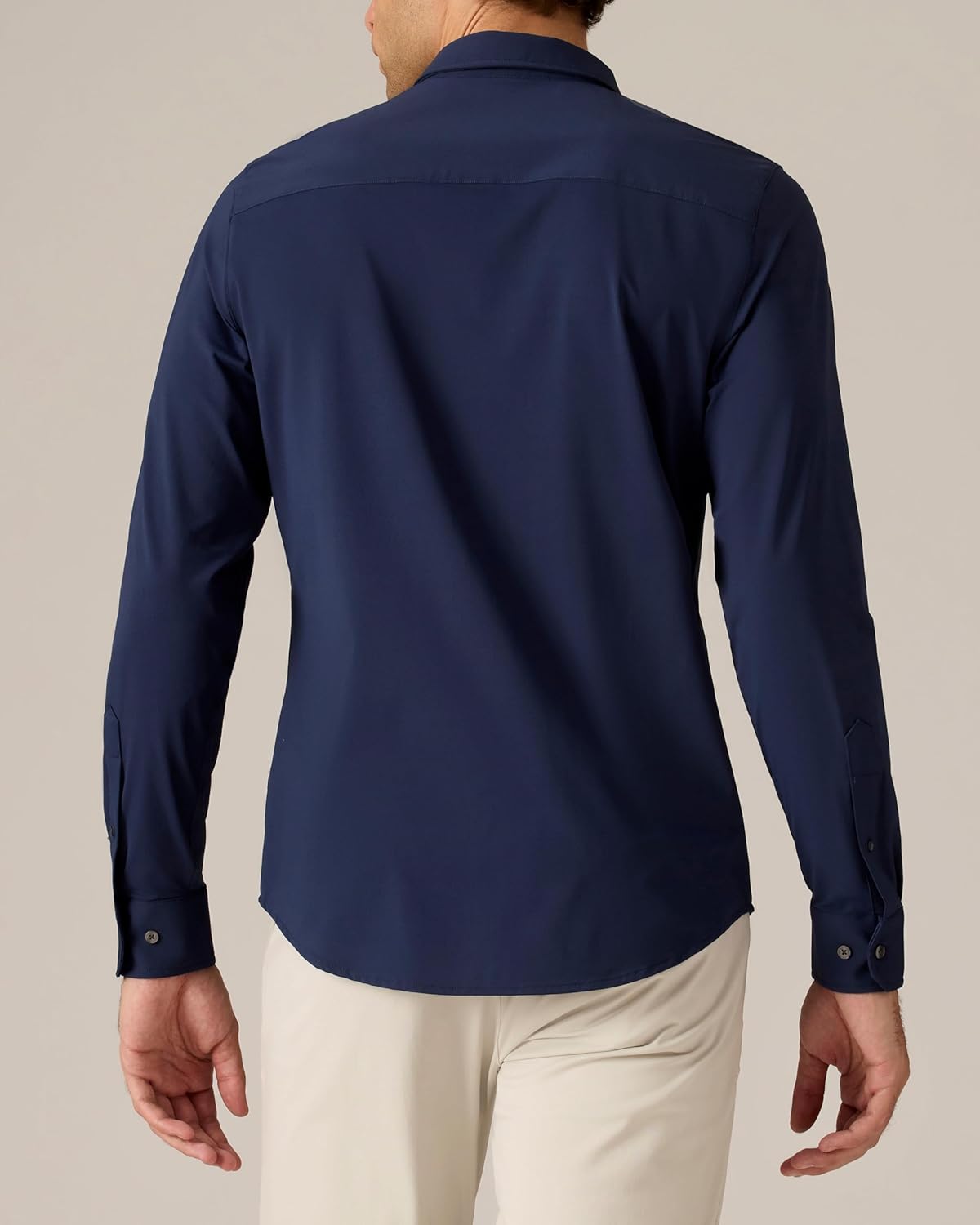 Rhone Camisa social masculina Commuter, slim fit, confortável, elástico em quatro direções, não amassa, antiodor em promoção! Veja a oferta e mais achadinhos de Camisas 3 Hoje é o melhor dia para comprar Rhone Camisa social masculina Commuter, slim fit, confortável, elástico em quatro direções, não amassa, antiodor com aquele preço maroto! Promoção! Aproveite a oferta! 3