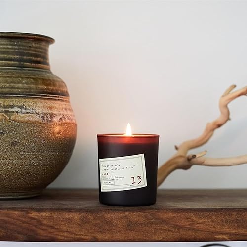 Miniatura 8 de Paddywax Library Collection William Shakespeare Vela perfumada de cera de soja, 6.5 onzas, Papyrus, Palma y Eucalipto