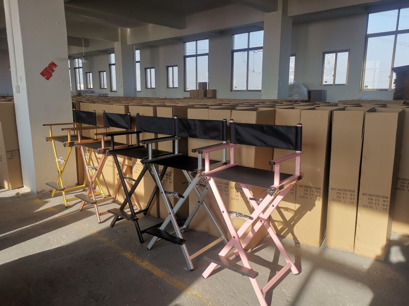 Professioneller faltbarer Direktorssitz - hoher Make-up-Artist-Sitz aus Aluminium für Kunden, tragbarer Regiestuhl, Camping-Chaise (Schwarz)