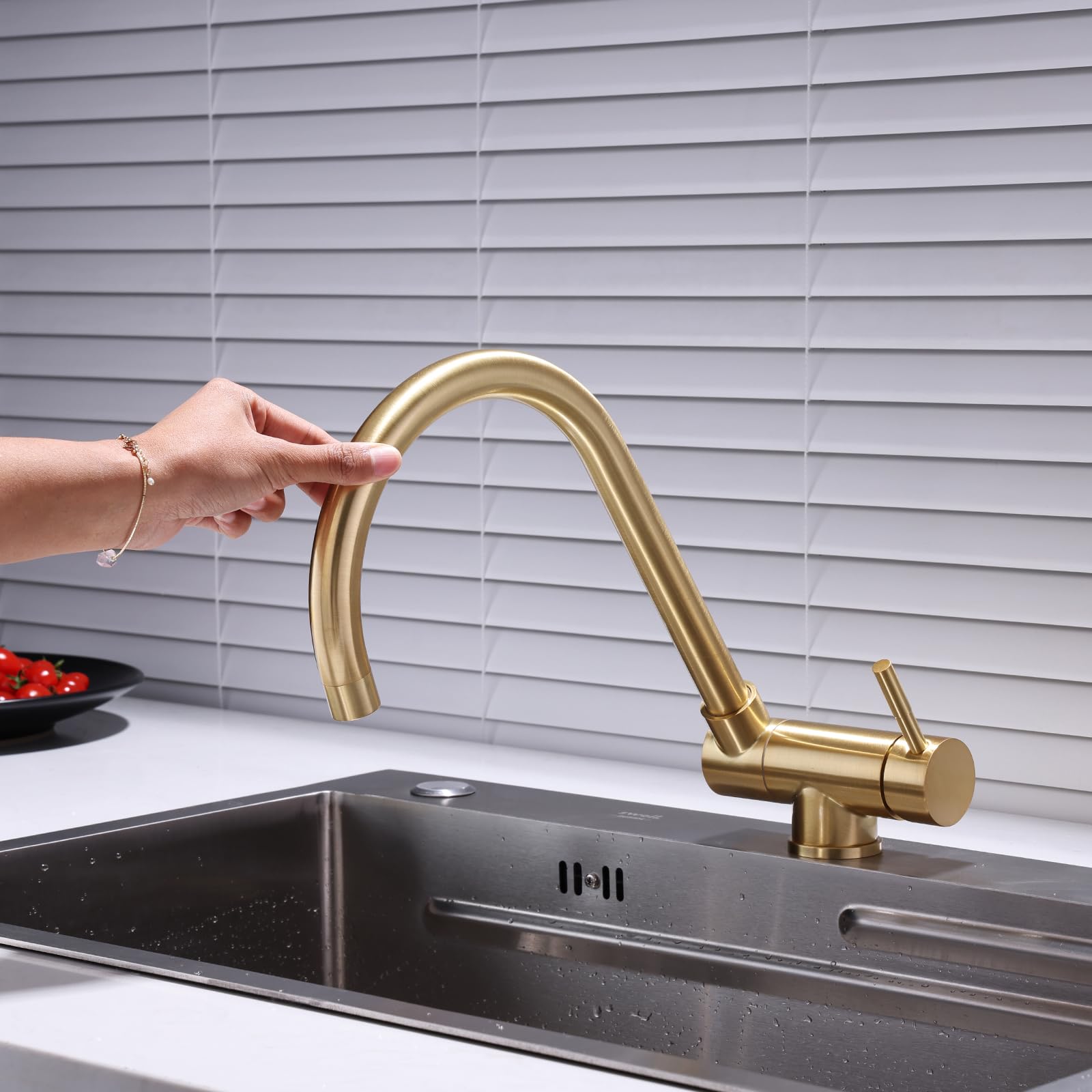XJTNLB Rubinetto Sottofinestra Miscelatore Cucina Oro Spazzolato Miscelatore da Cucina Canna Collo di Cigno Miscelatore Abbattibile Cucina