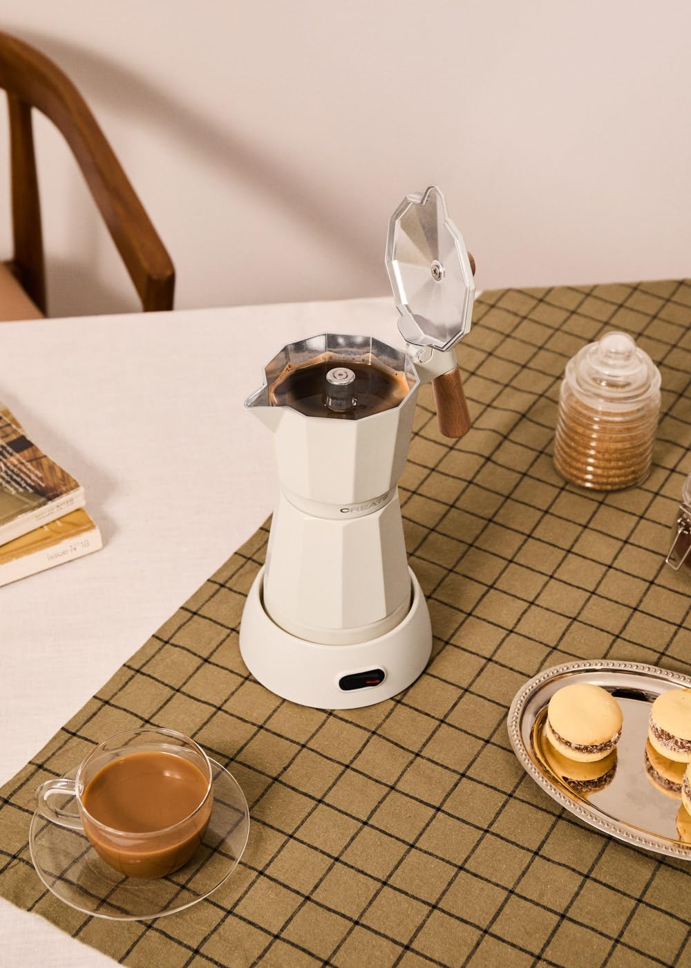 Cafetera italiana eléctrica 300 ml 6 tazas 480W blanco roto función mantener caliente base 360º libre de BPA