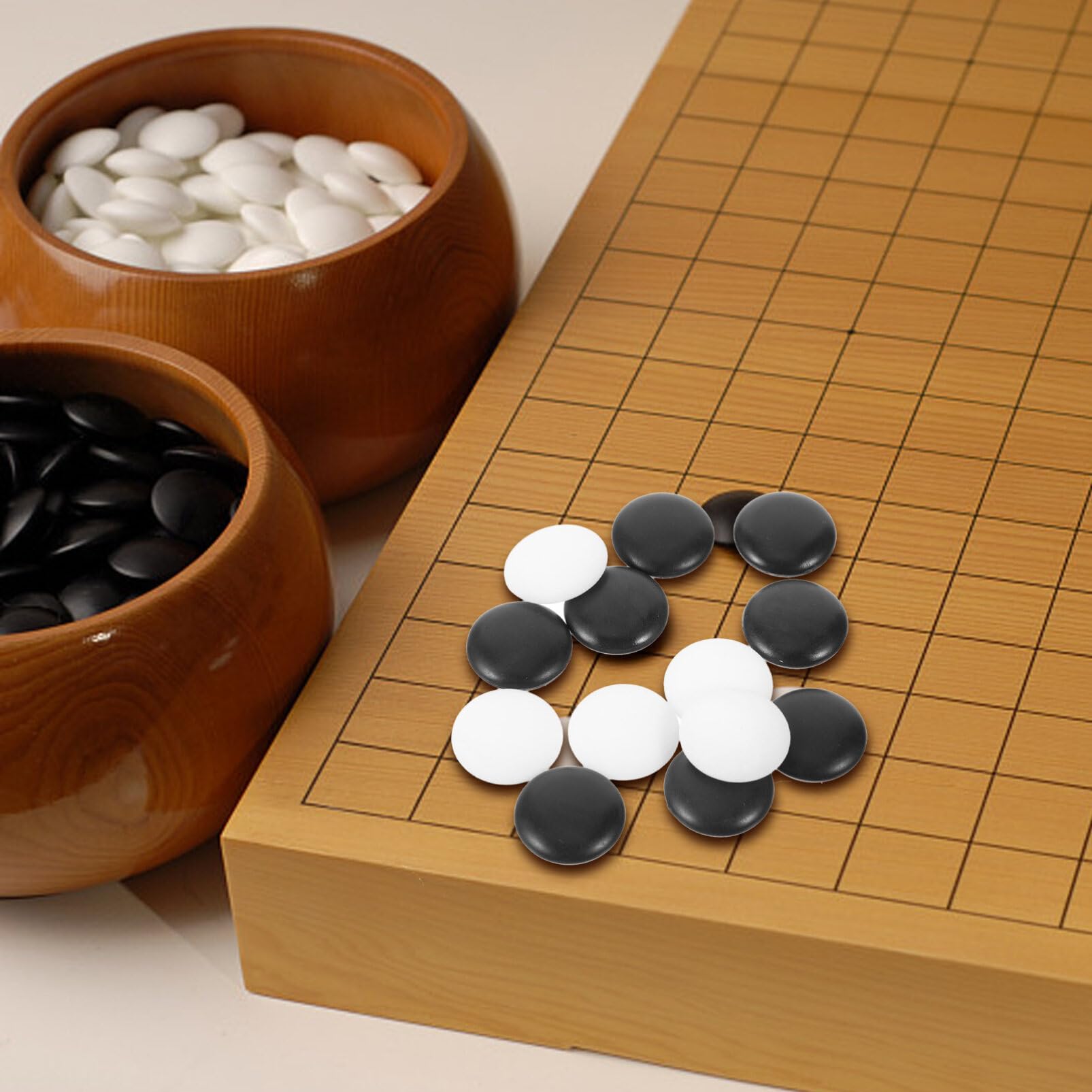 Yardwe 360 Stück Kleine Go-Schachfiguren Aus Resin Flache Robuste Spielsteine Für Klassisches Go-Brettspiel Und Kreative DIY-Projekte 0.7 Zoll Größe