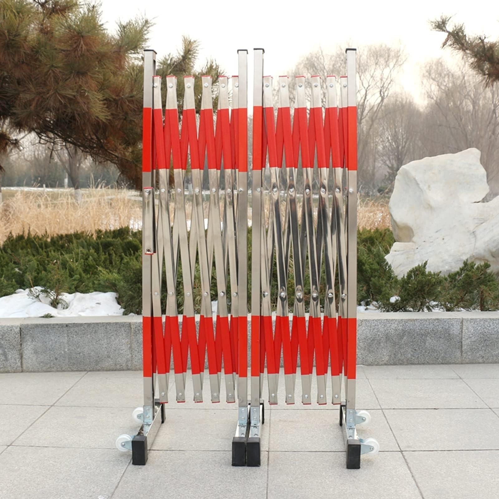 WDSOPK Stainless Steel Retractable Traffic Fence, Portable Parking Guardrail, Adjustable Pet Fence Gate, Road Garage Construction Driveway Fence Retractable Traffic Scissor Gate（L200cm）