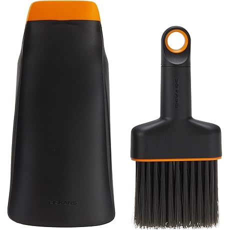 Fiskars Soil Scoop and Brush Set: Essential House Plants Accessories