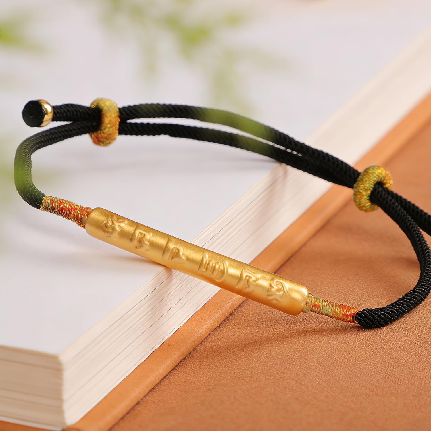 Om Mani Padme Hum Bracelet, Handmade Tibetan Buddhist Mala Bracelet with Six True Words Mantra for Protection, Good Luck & Positive Karma, Adjustable Red or Black String Bracelet for Women & Men