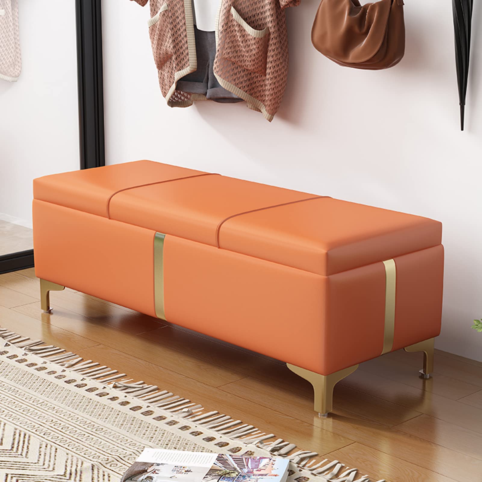 Repose-pieds coffre orange pour embellir votre coin lecture dans le salon