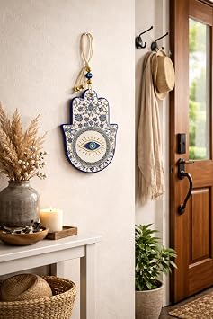 El İşçiliği Seramik Fatma Ana Eli Nazarlık – Dekoratif Nazar Boncuğu Duvar Süsü | Hand of Fatima Evil Eye Wall Decor | Ev, Ofis ve Kapı Girişi İçin Premium Nazar Dekoru – 13 cm