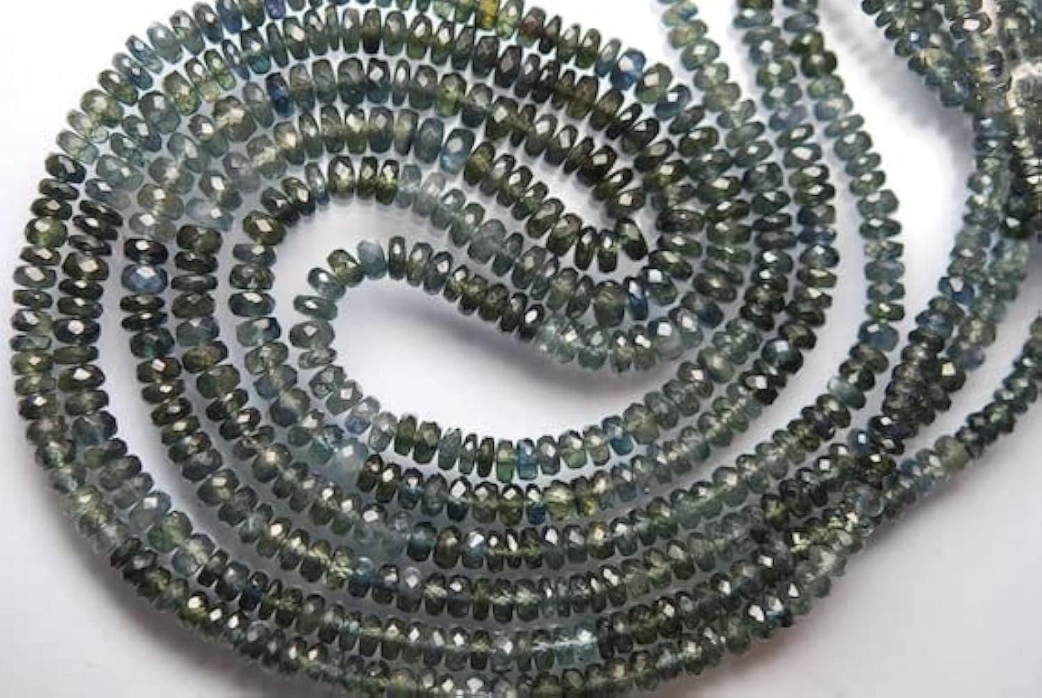 Saphir bleu véritable en rondelles pour réussir des enfilages de perles réguliers et éclatants