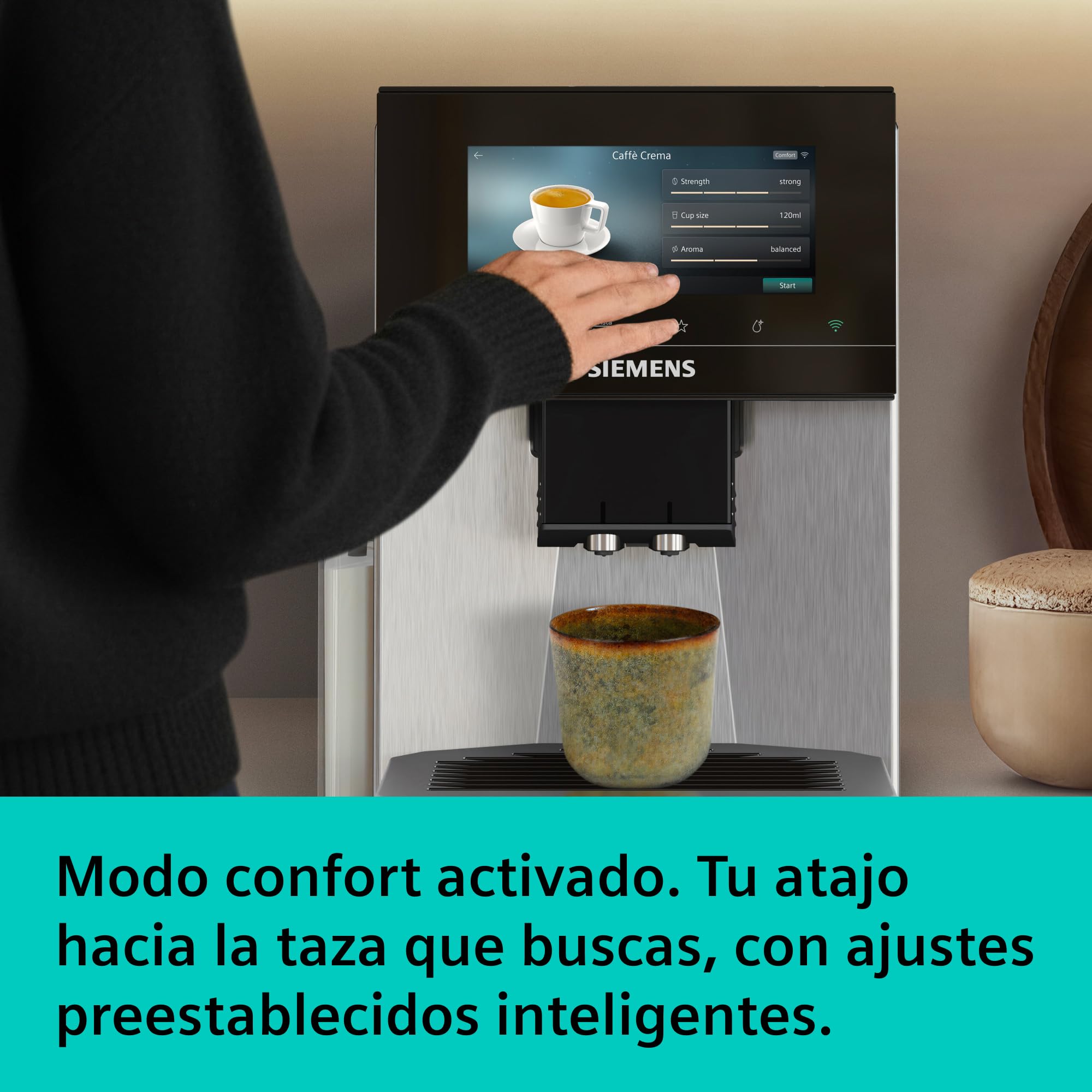SIEMENS, cafetera superautomática, EQ900 iAroma, sabores personalizados, molienda precisa, pantalla grande para uso intuitivo, cafés personalizados, acero inoxidable, TQ923E03
