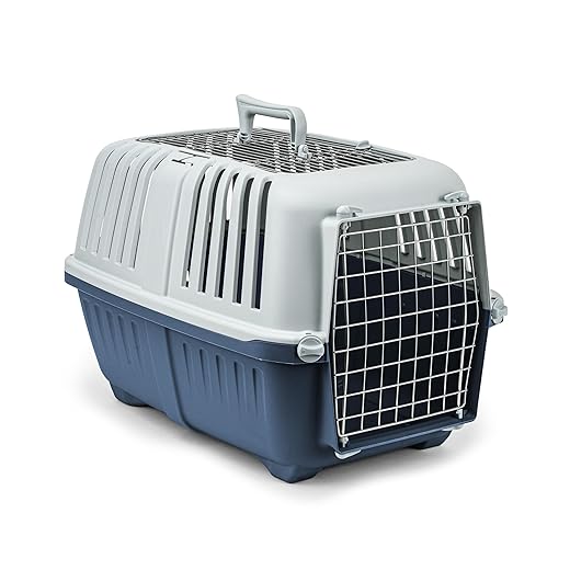 lionto Plastic Dog Transport Box with Metal Grid, 58.5 x 35.5 x 40 cm, Transport Box with Practical Locking System and Carry Handle, Also Suitable for Cats and Small Animals, for Pets up to 15 kg, Blue