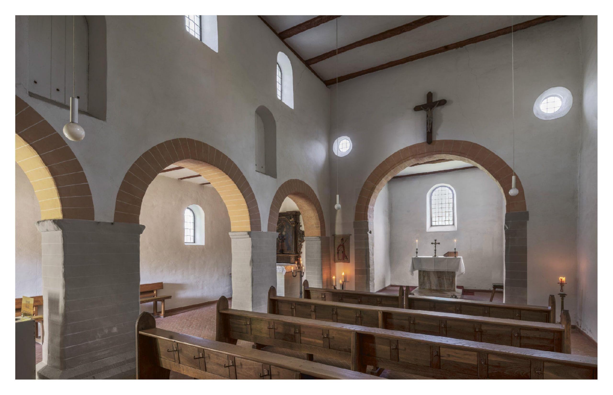 Pracht und Purismus: Die schönsten Kirchen, Klöster und Kapellen im Rhein-Kreis Neuss. 25 unterschätzte Kulturdenkmäler, von romanischen Kirchen bis hin zu modernen Kirchenbauten