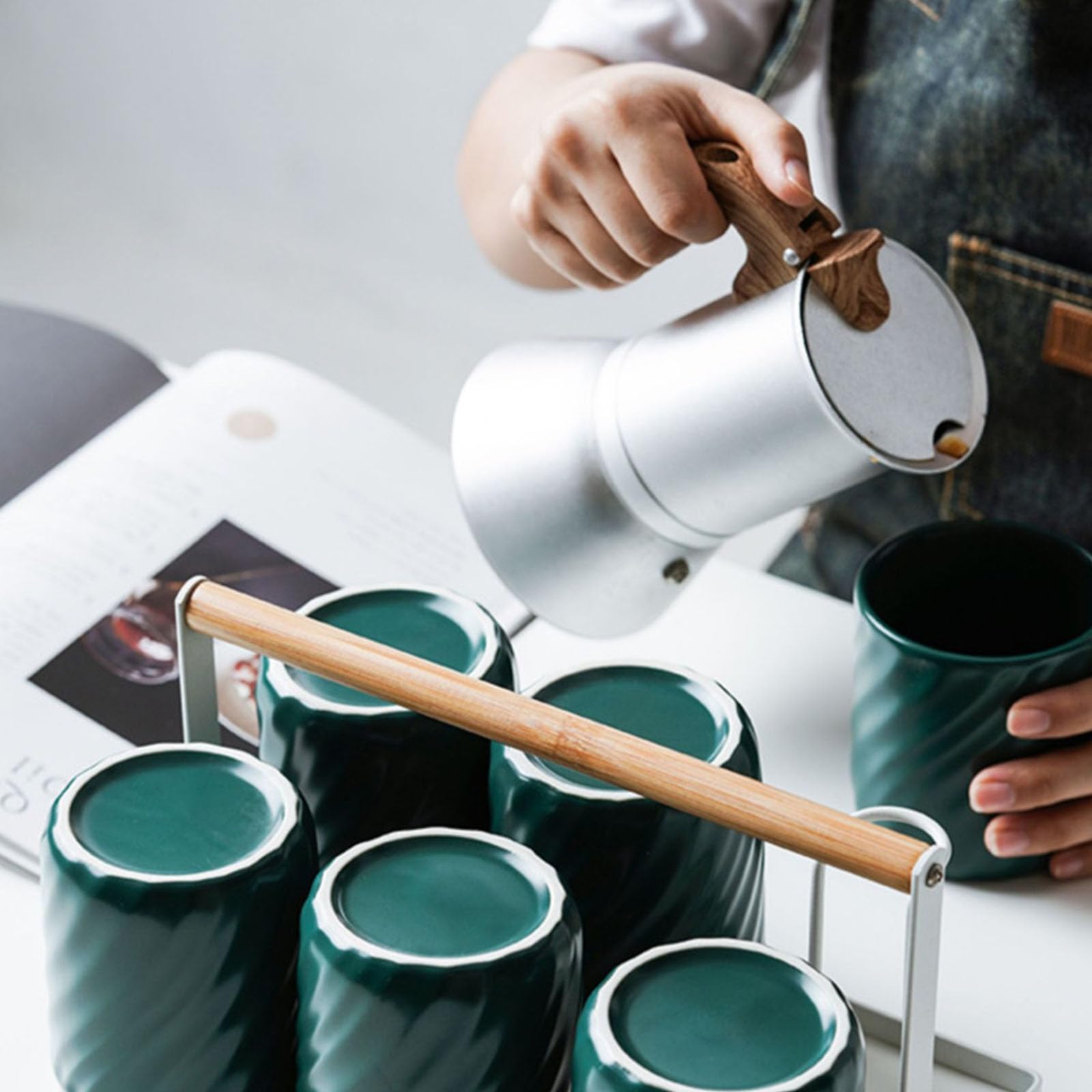 Caffettiere portatili con capacità di 3 tazze Base in lega di alluminio Caffettiera con manico in legno Moka Pot Stovetop Espresso Maker