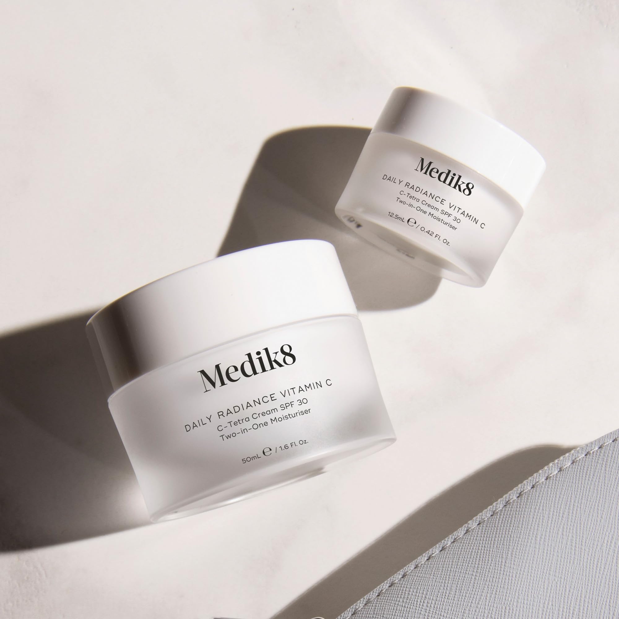 Medik8 Daily Radiance Vitamin C, 2-in-1 LSF & Feuchtigkeitscreme - 50 ml | C-Tetra 7% Vitamin-C-Creme mit LSF 30; 2-in-1-Feuchtigkeitspflege für mehr Schutz; belebt und schützt jeden Morgen