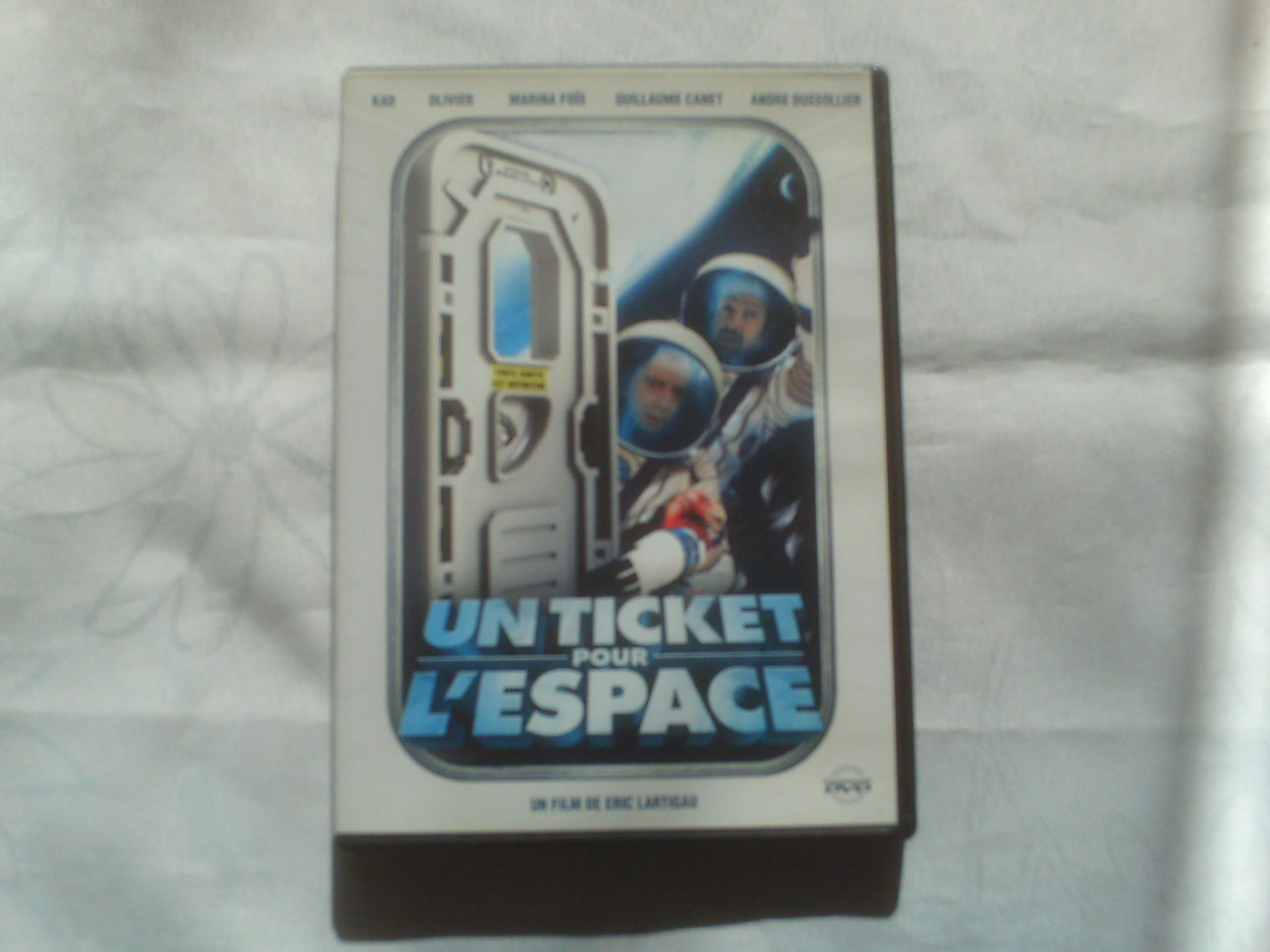Un ticket pour l'espace: Amazon.fr: Olivier Barroux, Marina Foïs