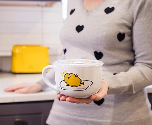 Miniatura 5 de Silver Buffalo Sanrio Gudetama - Taza de cerámica para sopa con tapa de plástico ventilada, 24 onzas