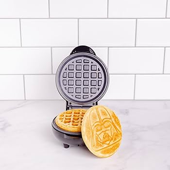Amazon.com: Uncanny Brands Darth Vader Mini Waffle Maker - Star