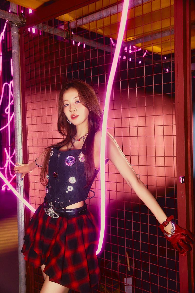 サイン付き WOOAH UNFRAMED 2nd Mini Album Amazon.co.jp: WOOAH 2nd Mini [UNFRAMED]（韓国盤）: ミュージック