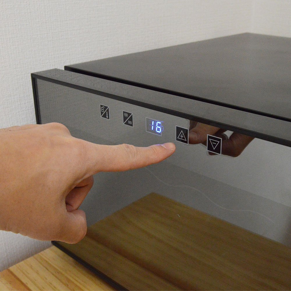 Amazon.co.jp: 場所を選ばない横置きワインセラー「俺のワイン